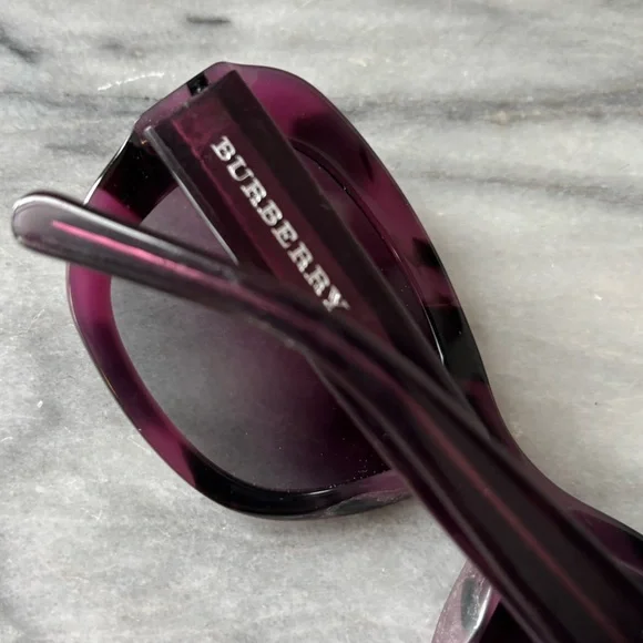 Burberry Trench BE4081 Sunglasses in Plum Marble with Dark  display picture 2